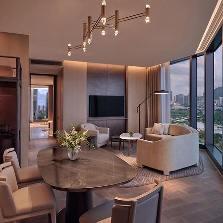 Conrad Shenzhen, The First Art Museum Hotel In Greater Bay Area With The Stunning Bay And Sunset View In The Hotel Terrace Bagian luar foto