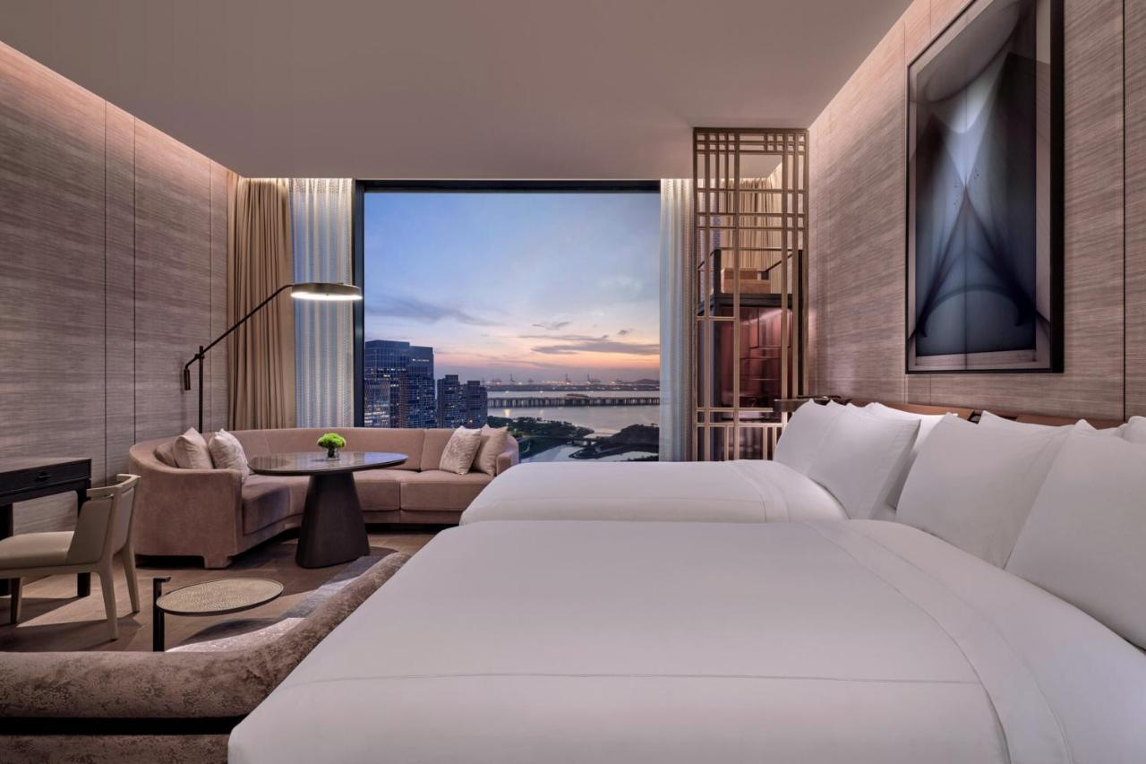 Conrad Shenzhen, The First Art Museum Hotel In Greater Bay Area With The Stunning Bay And Sunset View In The Hotel Terrace Bagian luar foto
