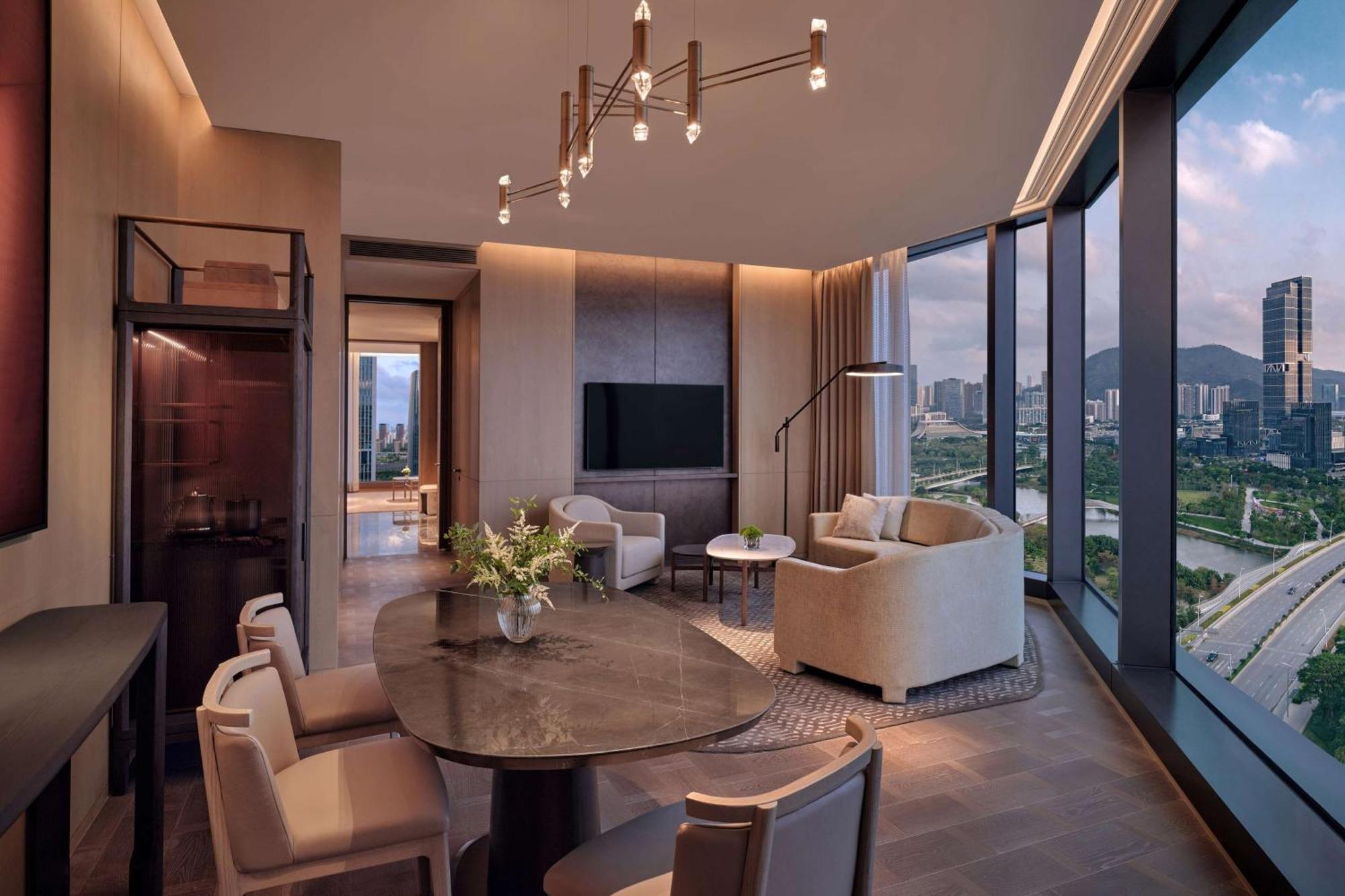 Conrad Shenzhen, The First Art Museum Hotel In Greater Bay Area With The Stunning Bay And Sunset View In The Hotel Terrace Bagian luar foto