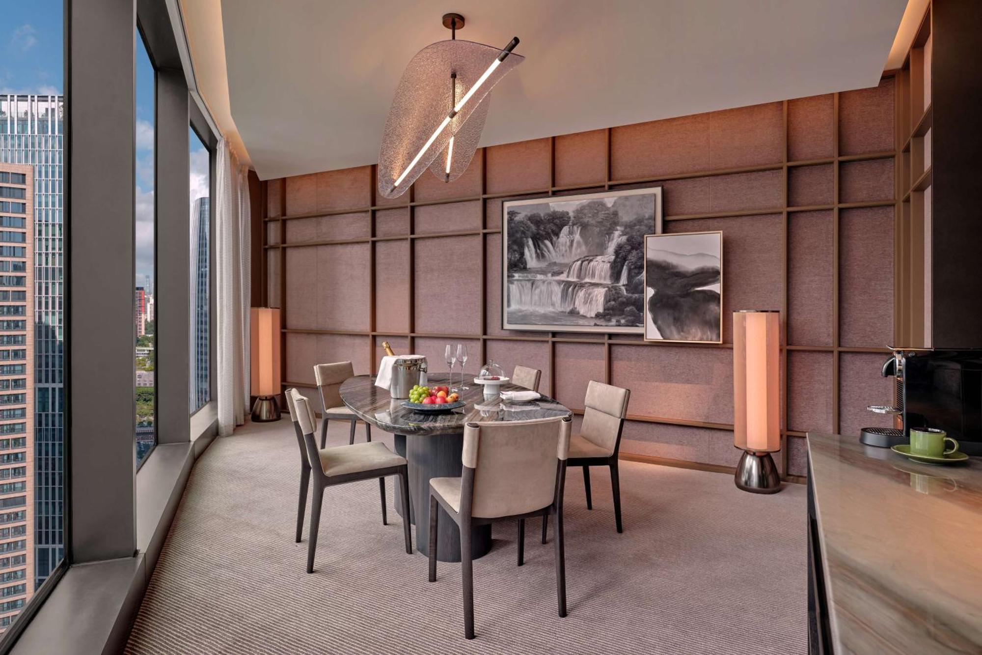 Conrad Shenzhen, The First Art Museum Hotel In Greater Bay Area With The Stunning Bay And Sunset View In The Hotel Terrace Bagian luar foto