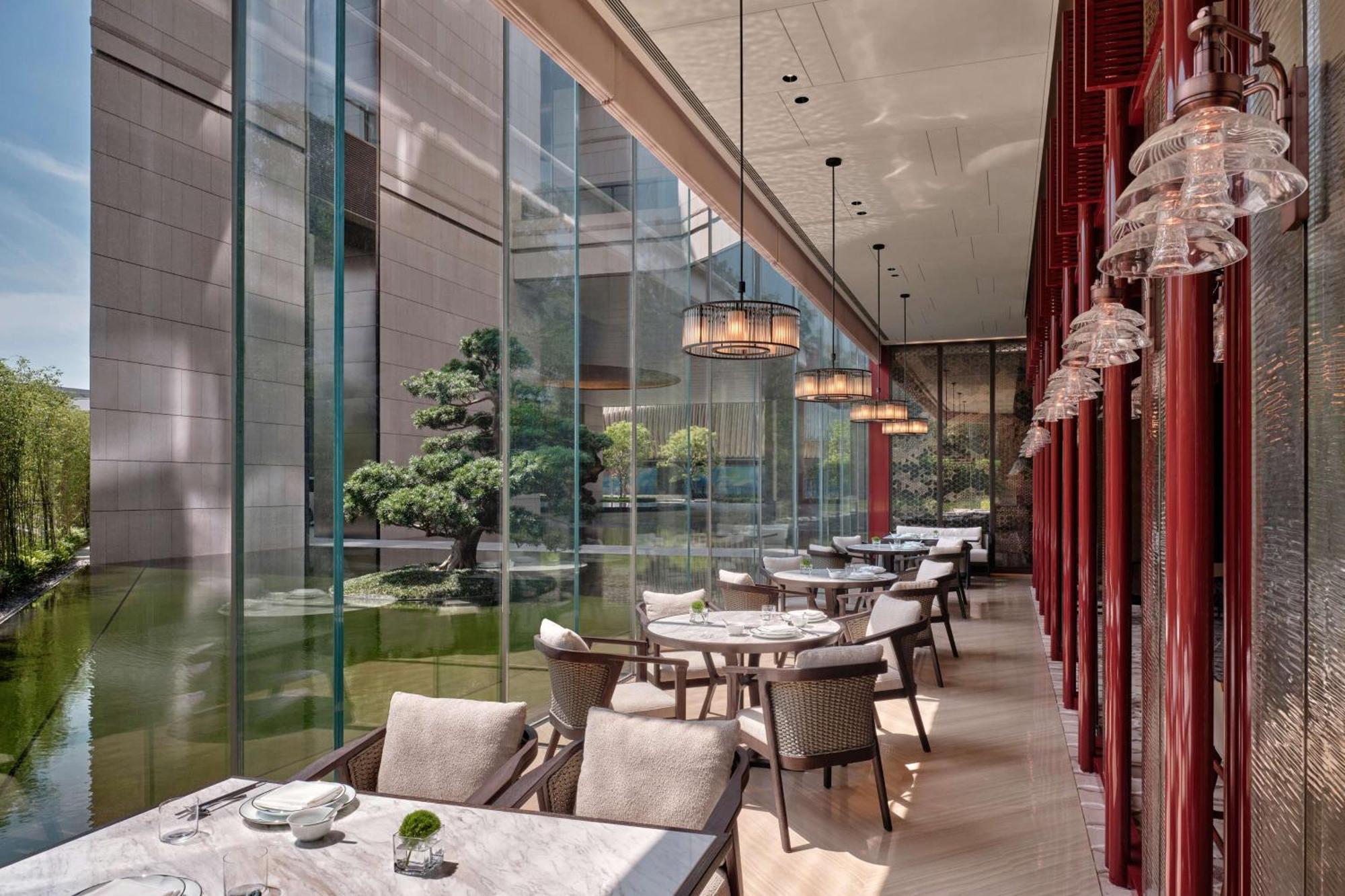 Conrad Shenzhen, The First Art Museum Hotel In Greater Bay Area With The Stunning Bay And Sunset View In The Hotel Terrace Bagian luar foto