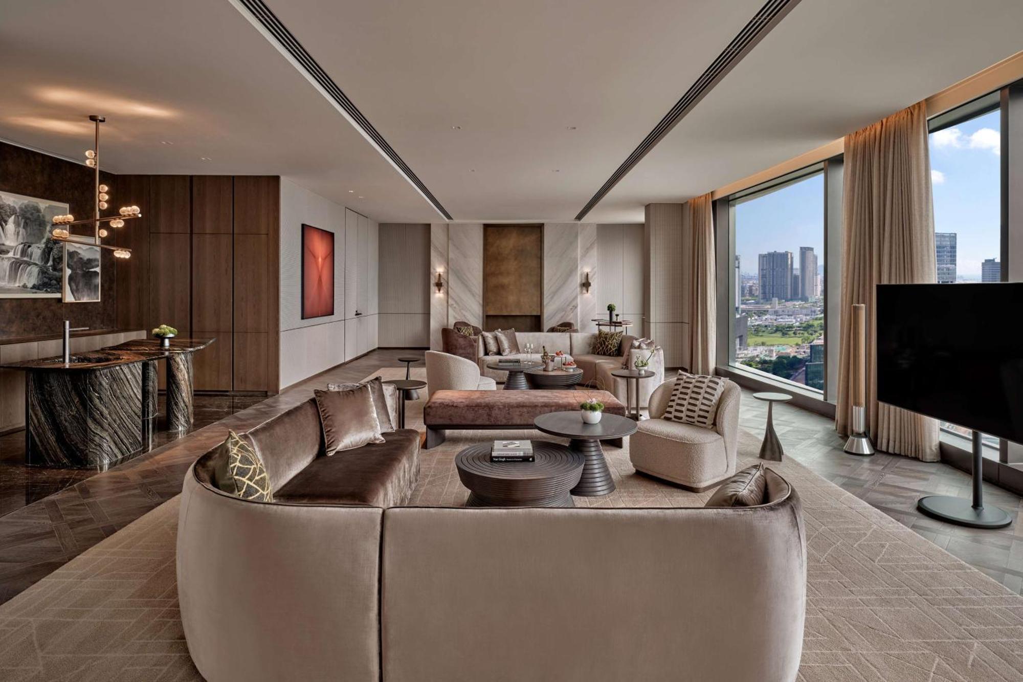 Conrad Shenzhen, The First Art Museum Hotel In Greater Bay Area With The Stunning Bay And Sunset View In The Hotel Terrace Bagian luar foto