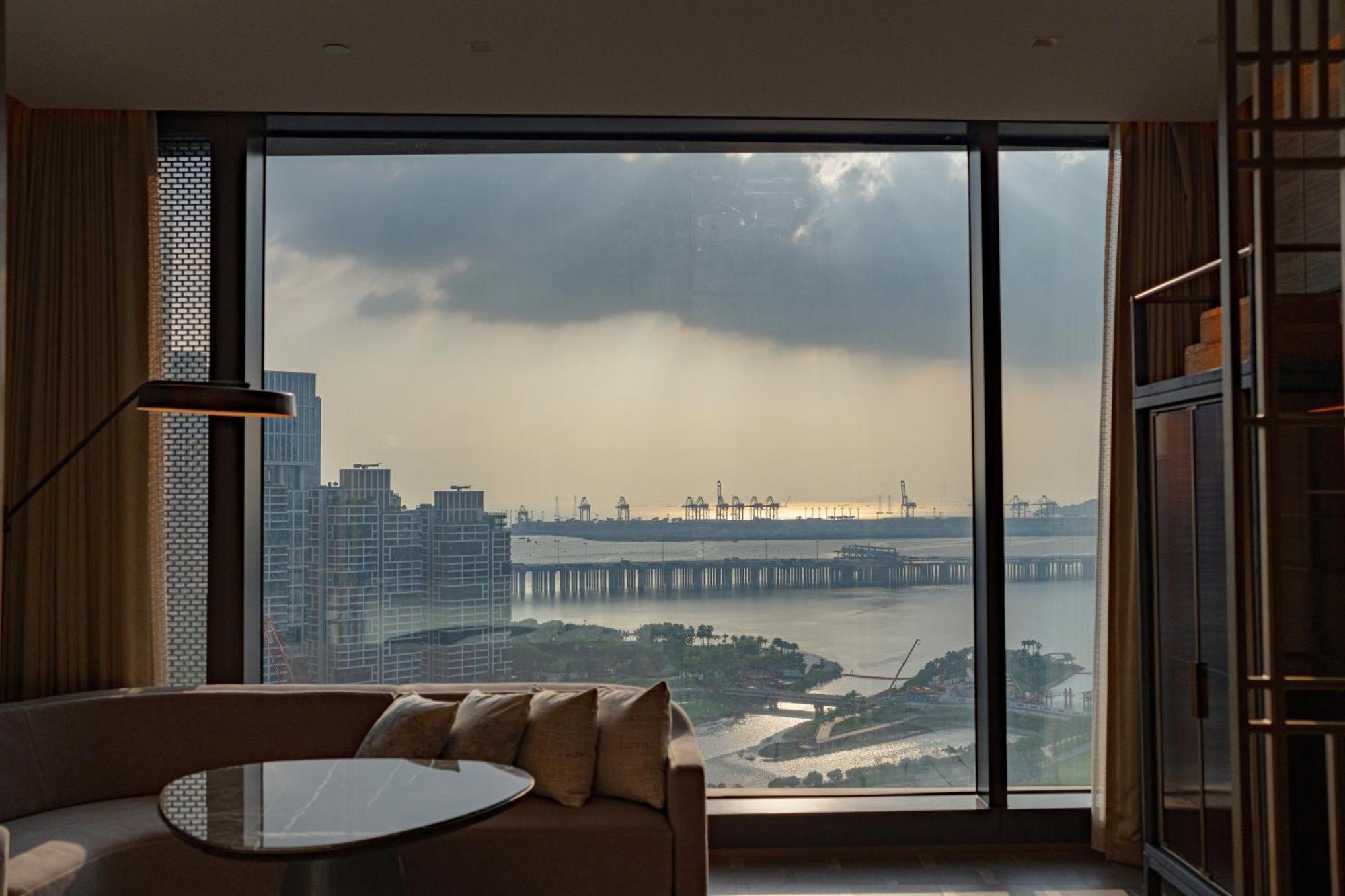Conrad Shenzhen, The First Art Museum Hotel In Greater Bay Area With The Stunning Bay And Sunset View In The Hotel Terrace Bagian luar foto