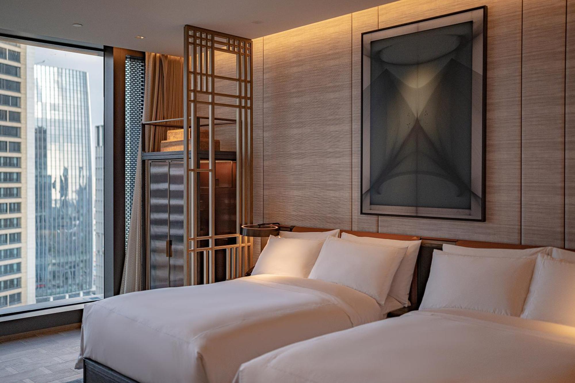 Conrad Shenzhen, The First Art Museum Hotel In Greater Bay Area With The Stunning Bay And Sunset View In The Hotel Terrace Bagian luar foto
