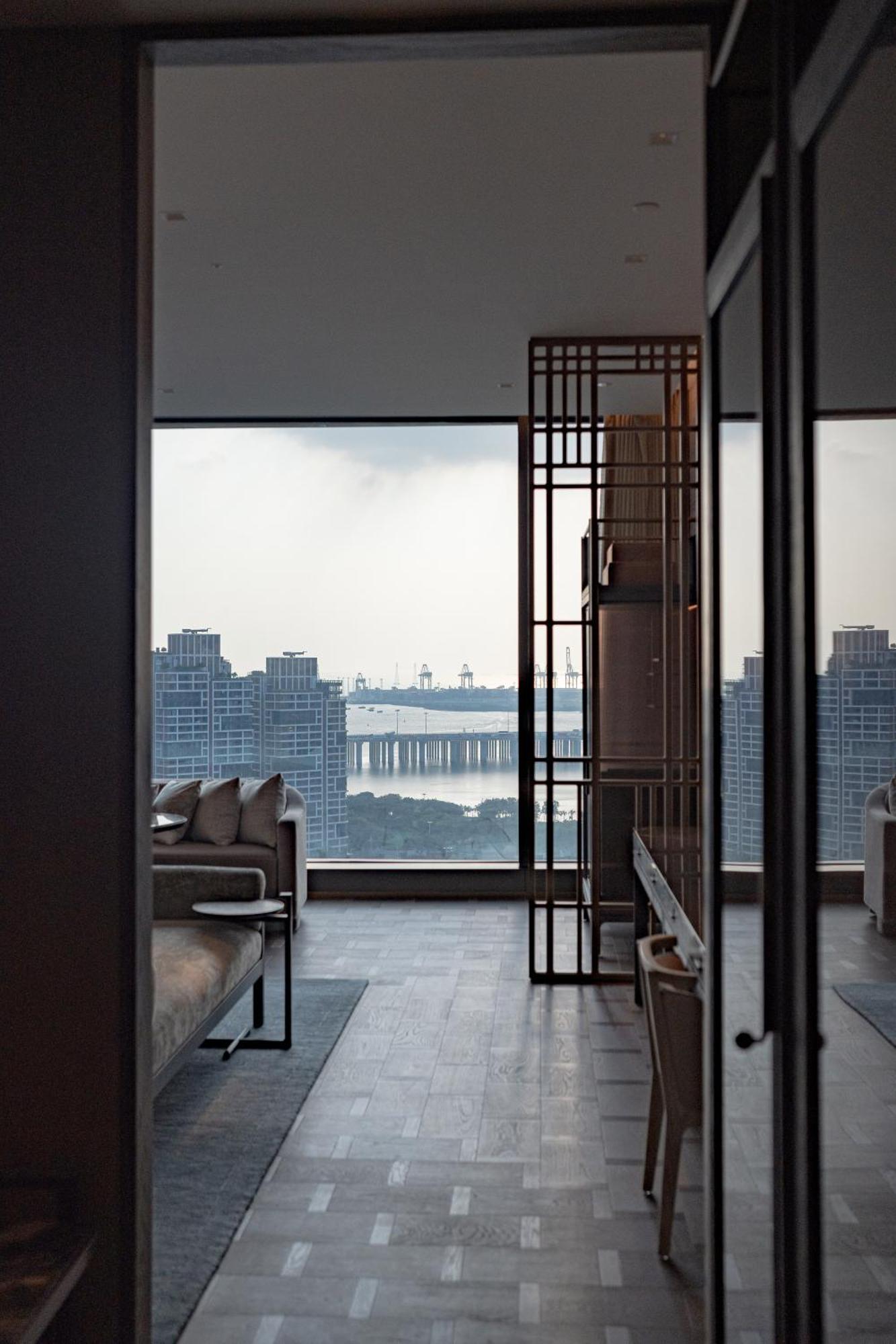 Conrad Shenzhen, The First Art Museum Hotel In Greater Bay Area With The Stunning Bay And Sunset View In The Hotel Terrace Bagian luar foto