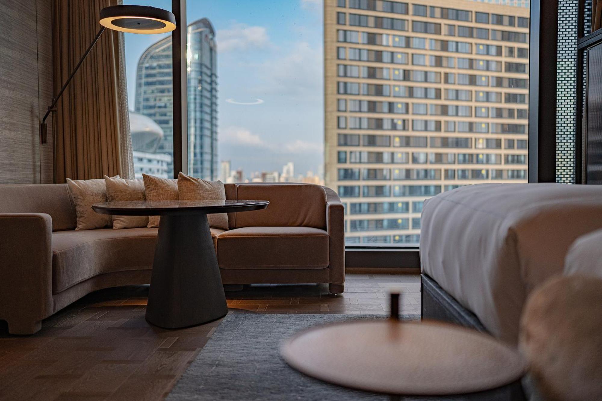 Conrad Shenzhen, The First Art Museum Hotel In Greater Bay Area With The Stunning Bay And Sunset View In The Hotel Terrace Bagian luar foto